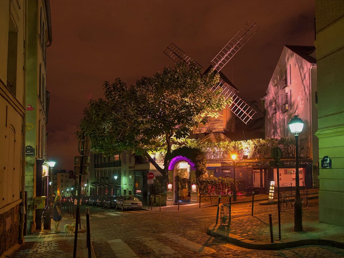 2.5-hour private walking tour of Montmartre