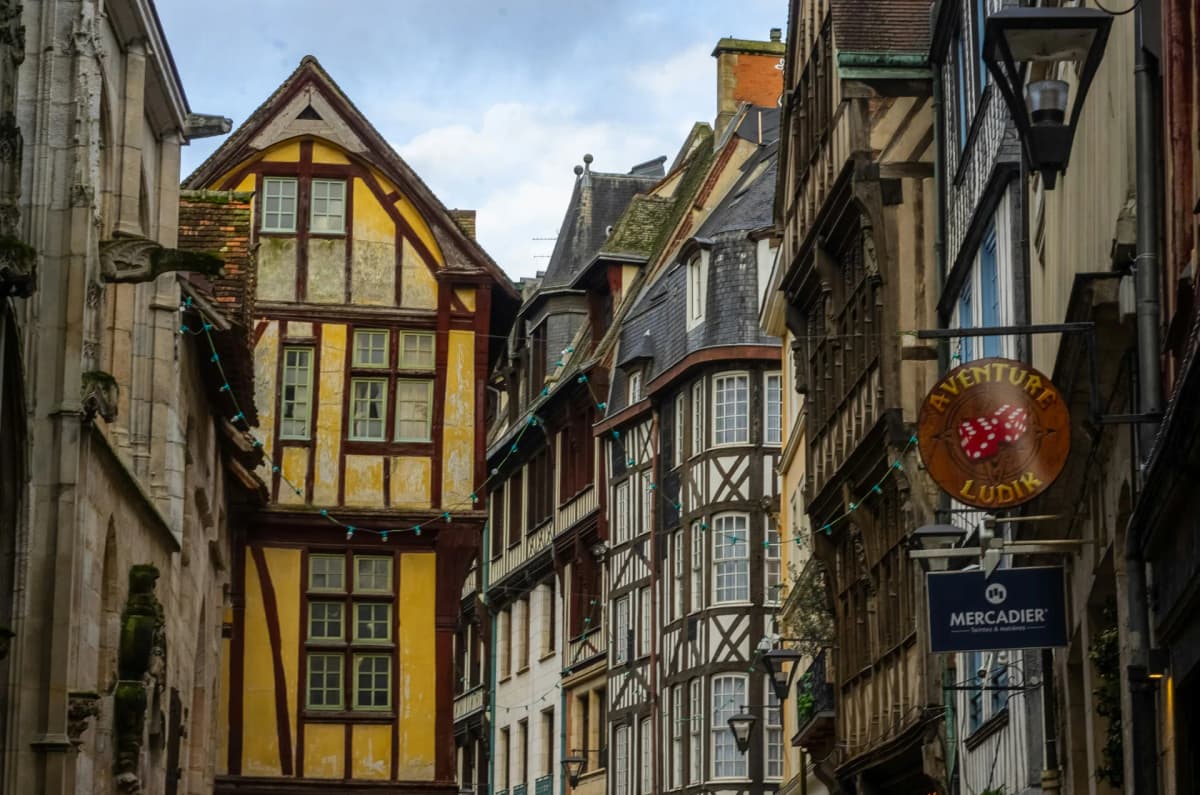A 12-hour private car tour visiting Rouen, Etretat and Honfleur, with wine tasting.
