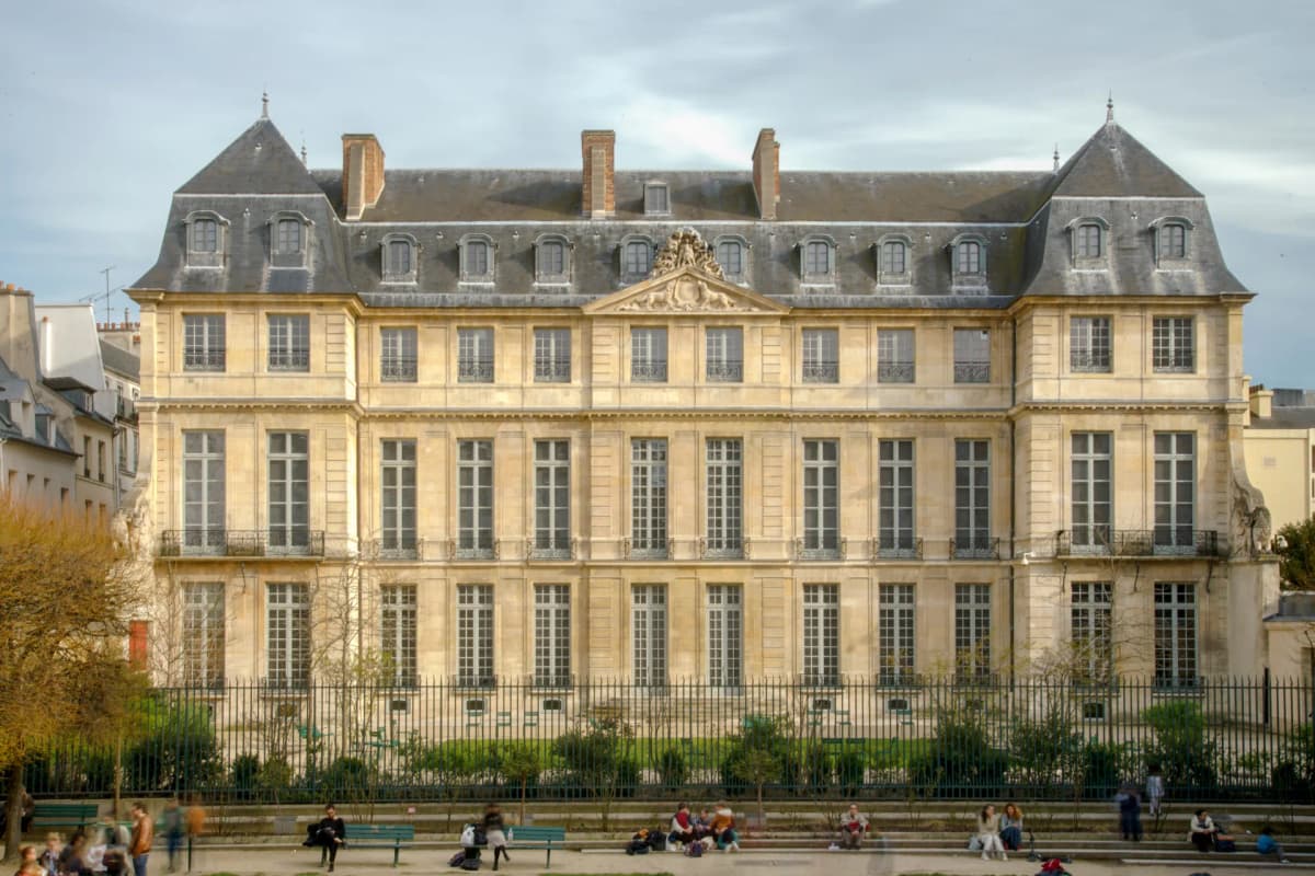 2.5 hour private walking tour of the Marais district