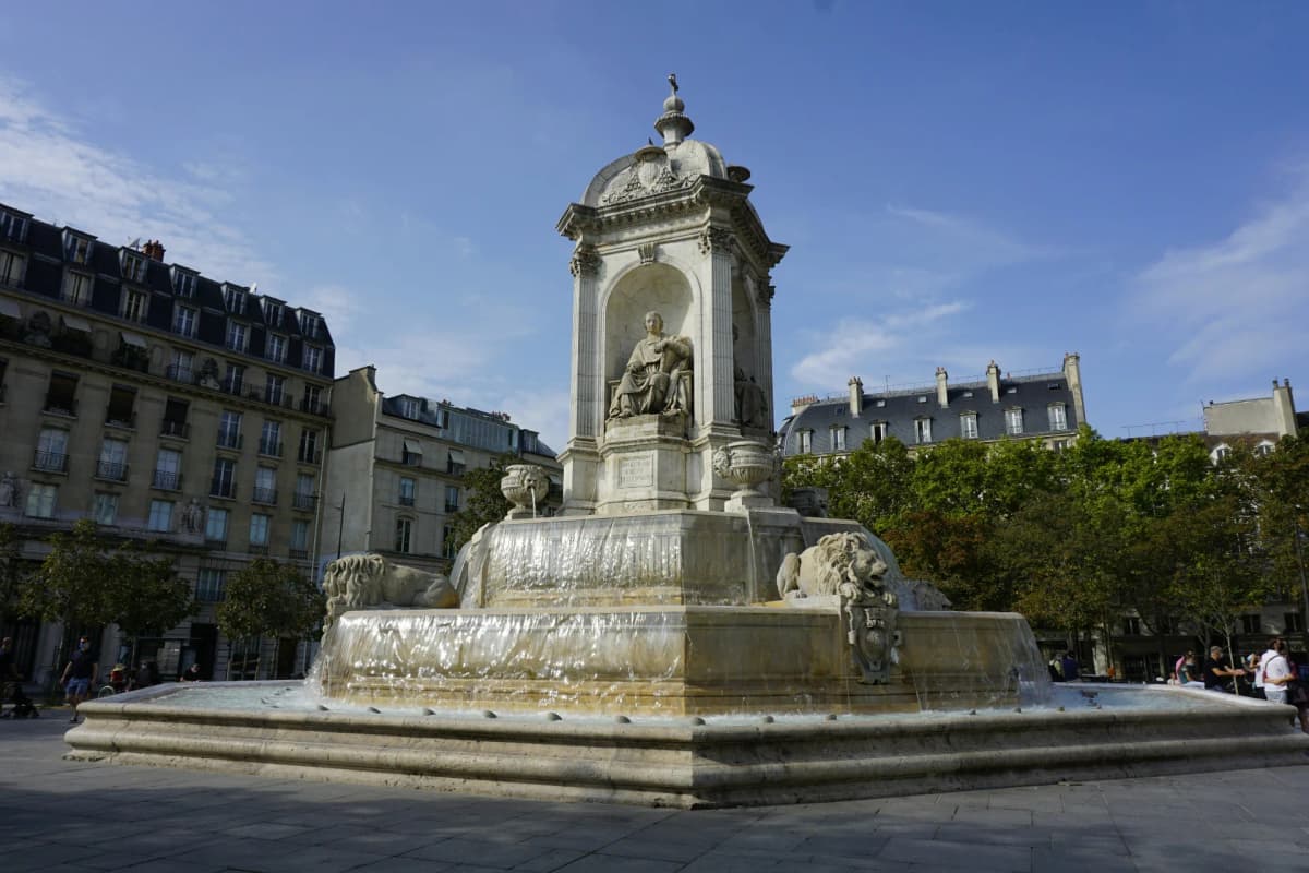 2.5 hour private walking tour of the Marais district
